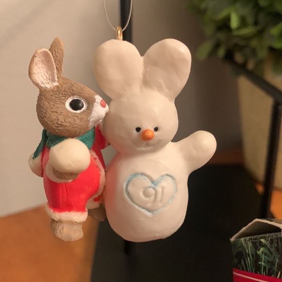 Hallmark KEEPSAKE Christmas Ornament SNOW TWINS DATED 1991 in Original Box - Picture 2 of 8